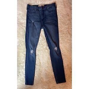 EUC Hollister Super Skinny High Rise Distressed 5 Short W27 L29